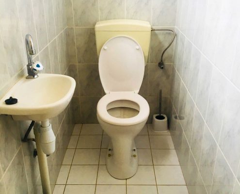 Vakantiehuis-Suriname-Mini-Fayalobi-Toilet